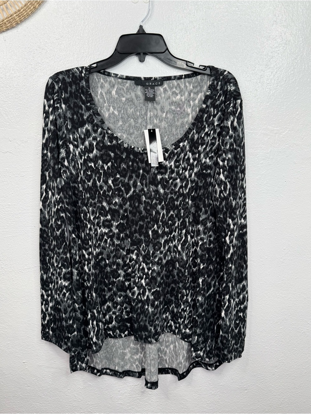 Grace Tunic Top Womens XL Black & White Animal Print Long Sleeve Scoop